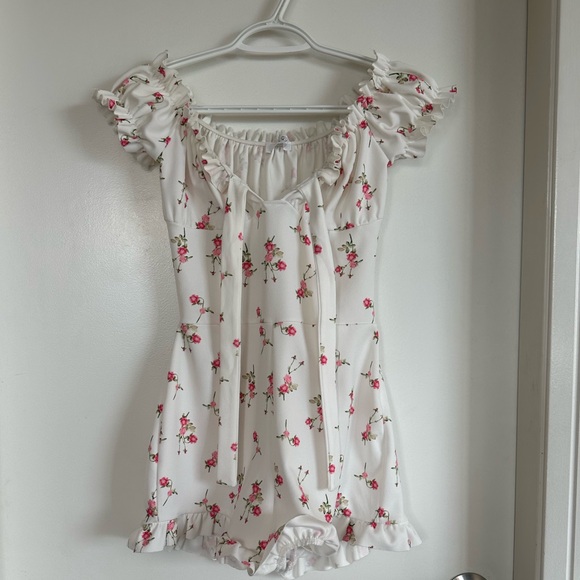Missguided Floral Pattern BARDOT Romper - Picture 2 of 4